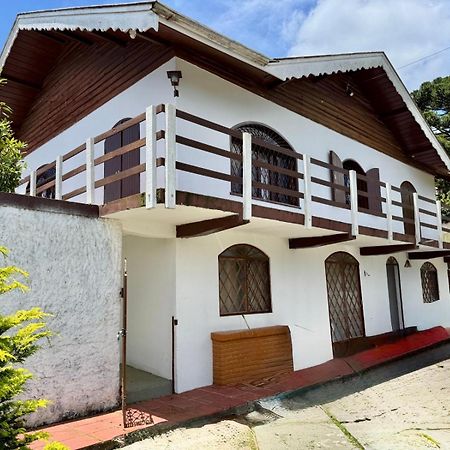 Casa Da Vovo Em Campos Do Jordao Villa Kültér fotó